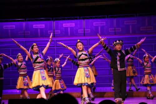 演出現(xiàn)場(chǎng)。(圖片來(lái)源：中國(guó)駐瑞典大使館微信公眾號(hào))