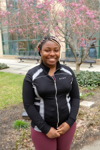 裴麗佳現(xiàn)為拉瓜地亞小區(qū)學(xué)院學(xué)生。(記者朱澤人╱攝影)