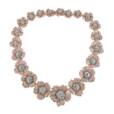 在“絲路瑰寶”中歐珠寶文化深圳展上展出的珠寶。