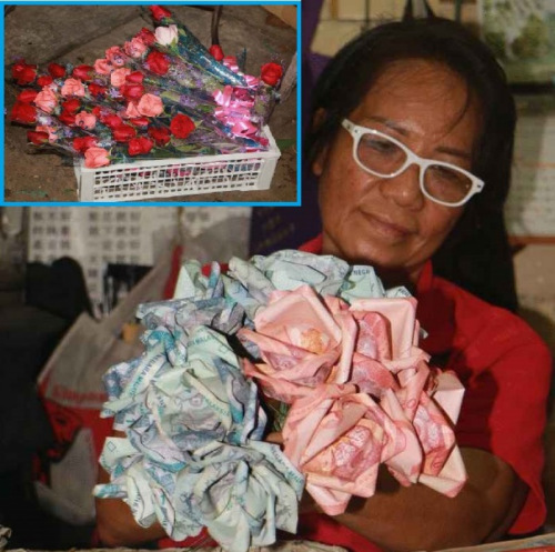 <div style="text-align:center"><img alt="興隆市鮮花店老板娘張梅姬展示手工制作的“鈔票花”。（馬來(lái)西亞《星洲日?qǐng)?bào)》）" src="http://m.lidatool.cn/2018/0513/201851394148.jpg" style="border:px solid #000000" title="興隆市鮮花店老板娘張梅姬展示手工制作的“鈔票花”。（馬來(lái)西亞《星洲日?qǐng)?bào)》）" /></div> <div class="pictext" style="margin:5px auto; text-align:left;text-indent:2em; ">興隆市鮮花店老板娘張梅姬展示手工制作的“鈔票花”。（馬來(lái)西亞《星洲日?qǐng)?bào)》）
