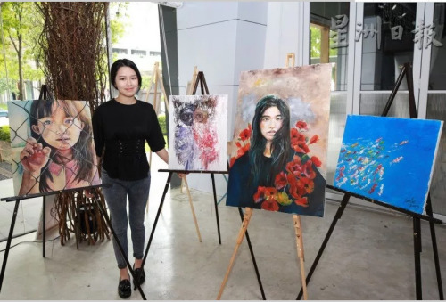 沒有名牌大學(xué)文憑的光環(huán)，但卻有細膩的觀察力與畫工，讓黃韻維的畫作更有神韻。(圖片來源：馬來西亞《星洲日報》)