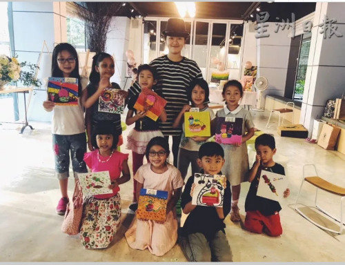 黃韻維定期在工作坊教繪畫班。(圖：星洲日報)