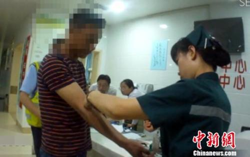 資料圖：酒駕司機(jī)接受酒精檢測(cè)。警方提供