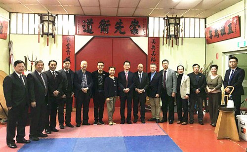 中國駐墨爾本副總領(lǐng)事曾建華造訪百年老社團洪門(來源：澳大利亞《星島日報》)