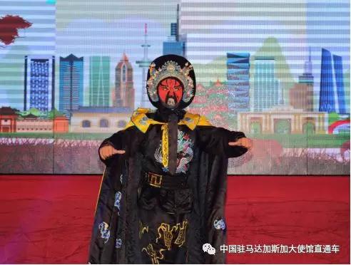 演出現(xiàn)場。