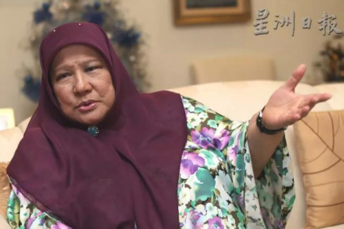 莎莉娜說(shuō)，語(yǔ)言能夠促進(jìn)彼此之間的文化交融、相互尊重。尤其大馬是多元種族及文化的社會(huì)，種族更不會(huì)是分裂國(guó)人團(tuán)結(jié)的因素。(圖片來(lái)源：馬來(lái)西亞《星洲日?qǐng)?bào)》)