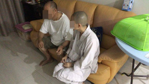 2名中國(guó)籍男女，假扮和尚向民眾募款和行騙，最終落入警網(wǎng)。(來(lái)源：馬來(lái)西亞《中國(guó)報(bào)》)