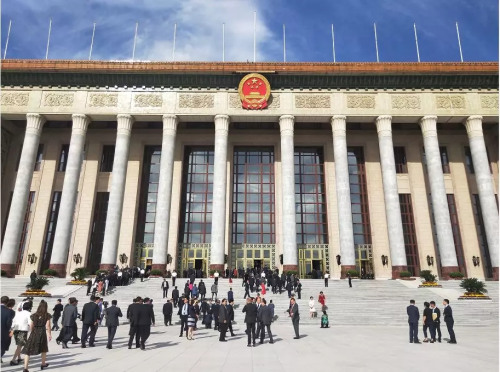 圖為參會(huì)人員步入會(huì)場 <a target='_blank' >中新社</a>記者 馬秀秀 攝