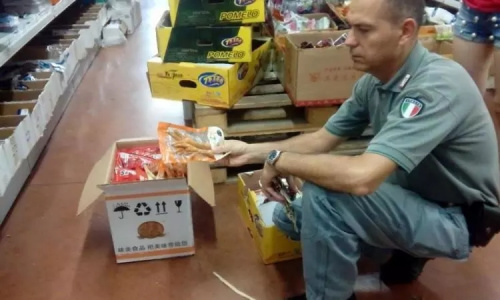 意大利中餐廳食品未貼意語標(biāo)簽，稅警竟開出43.8萬歐罰單。