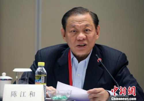 資料圖：新加坡金鷹集團(tuán)主席陳江和在發(fā)言中?！∪魏Ｏ肌z