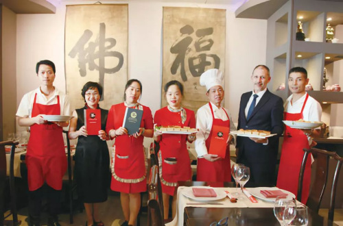 China Té的工作人員團(tuán)隊。（圖片來源：《歐洲時報》邵依妮/ 攝）