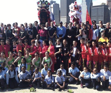 參加活動(dòng)人員合影 參加活動(dòng)人員合影