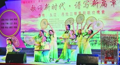 圖為晚會(huì)演出現(xiàn)場。本報(bào)記者 王忠耀攝/光明圖片