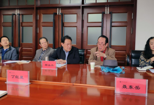 校僑聯(lián)原主席蔡建中談意見建議。