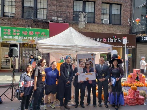 多位官方代表出席同樂日揭幕儀式。(美國《世界日報》/黃少華 攝)