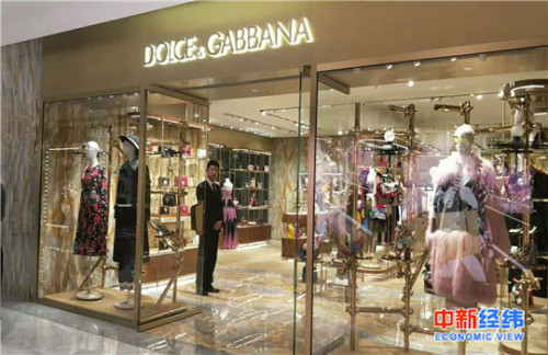 杜嘉班納SKP分店門口僅有一名保安。中新經(jīng)緯 趙佳然 攝