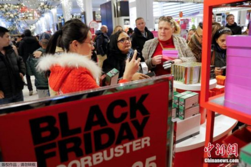 資料圖：歐美國家“黑五”打折季盛況。