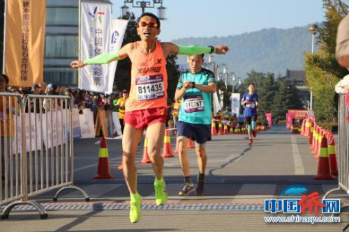 圖為比賽現(xiàn)場。　李枝金 攝