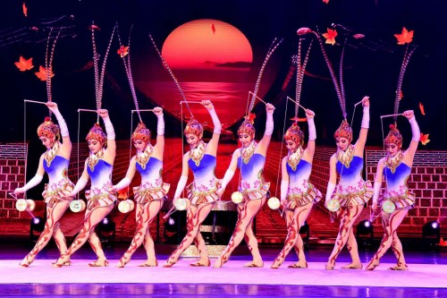 12月23日晚，中國(guó)僑聯(lián)在京舉行慶祝改革開(kāi)放40周年晚會(huì)。（中國(guó)僑聯(lián)供圖。）