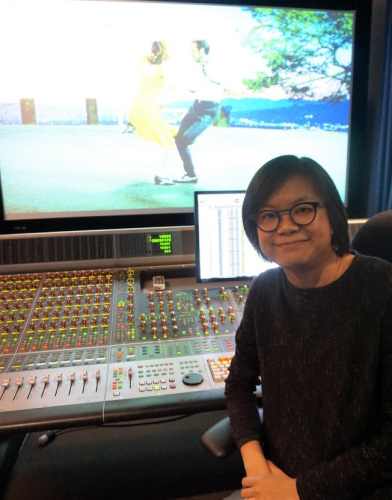 資料圖，女性華裔音效剪輯師李愛玲憑借《登月第一人》入圍奧斯卡最佳音效剪輯和混音兩項獎(美國《世界日報》)