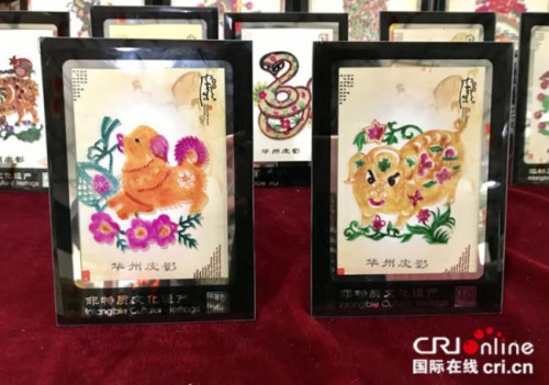 以過大年為主題的十二生肖特色皮影。攝影：賀麗媛