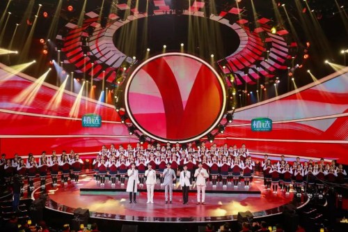 《我愛你中國》演唱者：蔡程昱、高天鶴、張超、阿云嘎、王凱、暨南大學(xué)華僑華人學(xué)生合唱團。