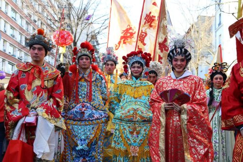 戲曲服裝亮相。（《歐洲時報》 潘越平 攝）