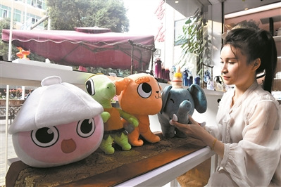 “吉祥四寶”公仔受到大小朋友的喜歡。