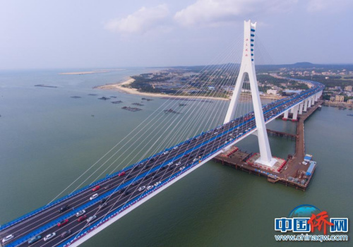 圖為航拍海文大橋。駱云飛攝