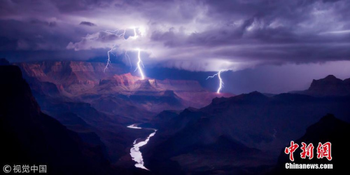 資料圖：愛普生數(shù)碼藝術(shù)獎冠軍：《霹靂》（Spark），拍攝地點科羅拉多大峽谷，攝影師：Colin Sillerud（美國）。