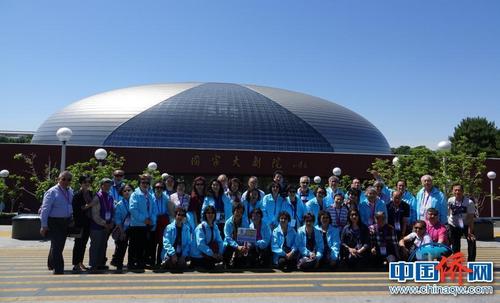 香港僑界千人訪京團赴中國國家大劇院參觀 