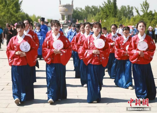 漢服愛好者參加文化節(jié)活動(dòng)。<a target='_blank' >中新社</a>發(fā) 鐘欣攝