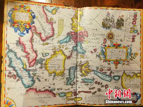 展覽在菲律賓首都舉辦，希金斯希望菲律賓民眾能夠了解，菲律賓文化融合了中國、印度、東南亞、歐洲、美洲各種文化的基因，并歷久彌新。高天胤(通訊員) 攝