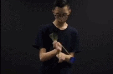 李光良展示溜溜球技能。(視頻截圖)