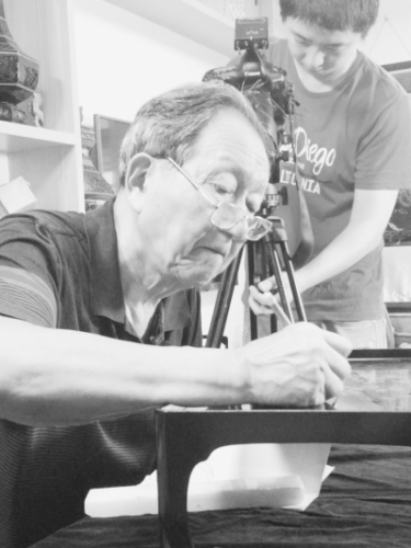 工作組拍攝福建省工藝美術(shù)大師林源。