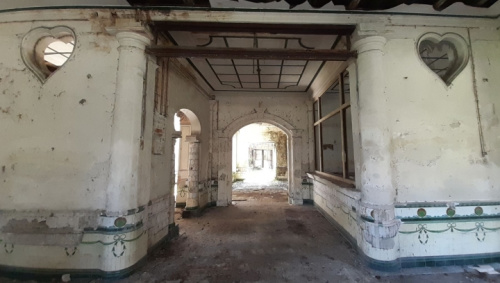 意大利式曲拱門及心形通風口，凸顯建筑的時代特色。(馬來西亞《星洲日報》/陳文強 攝)