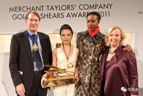 全英梅(左二) 來源:英國《華聞周刊》微信公眾號 全英梅(左二) 來源:英國《華聞周刊》微信公眾號