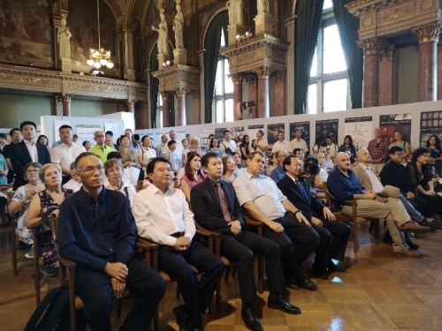 開(kāi)幕式活動(dòng)現(xiàn)場(chǎng)。（圖片來(lái)源：匈牙利歐洲華通社)