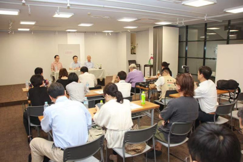 9月9日，旅日華僑華人團(tuán)體召開新聞發(fā)布會。(《日本新華僑報(bào)》/郭子川 攝)