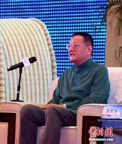 資料圖：鳳凰衛(wèi)視控股有限公司董事局主席兼行政總裁劉長樂在第九屆世界華文傳媒論壇高端論壇上發(fā)言。<a target='_blank' >中新社</a>記者 張斌 攝