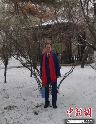  對(duì)來(lái)自香港的李紅光而言，能巧遇太原的第一場(chǎng)雪，令他感到驚喜。受訪者供圖