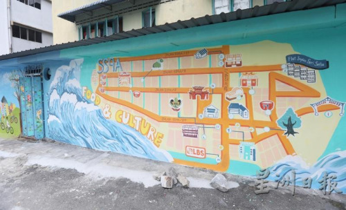 雙溪威新村增設(shè)多幅壁畫，其中一幅畫有雙溪威的地標(biāo)，只需跟著地圖就能游覽新村。