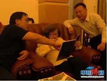 資料圖：2017年，巫漪麗在僑鄉(xiāng)容縣錄制鋼琴版《梁?！?。林浩攝