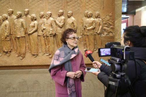 2019年12月31日下午，著名愛國將領(lǐng)張治中之女、美國知名僑領(lǐng)張素久用一種特殊的方式回國“看望”自己的父親。