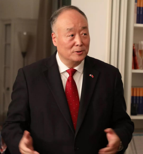 　　中國駐法使館教育處公參楊進致辭。(《歐洲時報》/孔帆 攝)