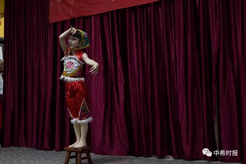 活動(dòng)現(xiàn)場(chǎng)。（圖片來(lái)源：希臘《中希時(shí)報(bào)》）