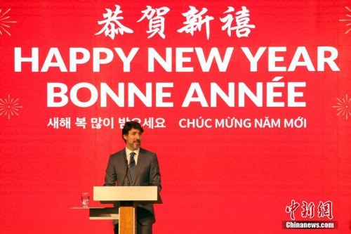 當?shù)貢r間2月1日，加拿大總理賈斯廷·特魯多赴多倫多華人社區(qū)，向包括華人在內(nèi)的亞裔族群拜年。他并在致詞時強調(diào)，加拿大社會不容許因恐懼或錯誤信息導致的歧視存在。<a target='_blank' >中新社</a>記者 余瑞冬 攝