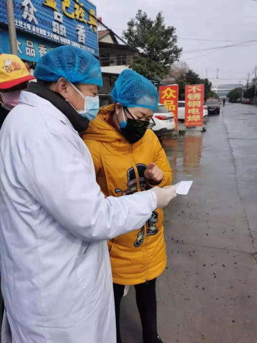 在街頭宣傳防疫知識 在街頭宣傳防疫知識