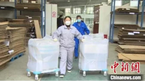 資料圖：醫(yī)用物資不斷。