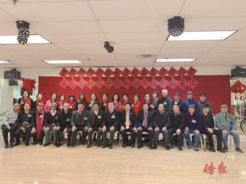 閩籍鄉(xiāng)親鄉(xiāng)音詩朗誦，為打好防疫戰(zhàn)加油。 (紐約《僑報》張晶攝)